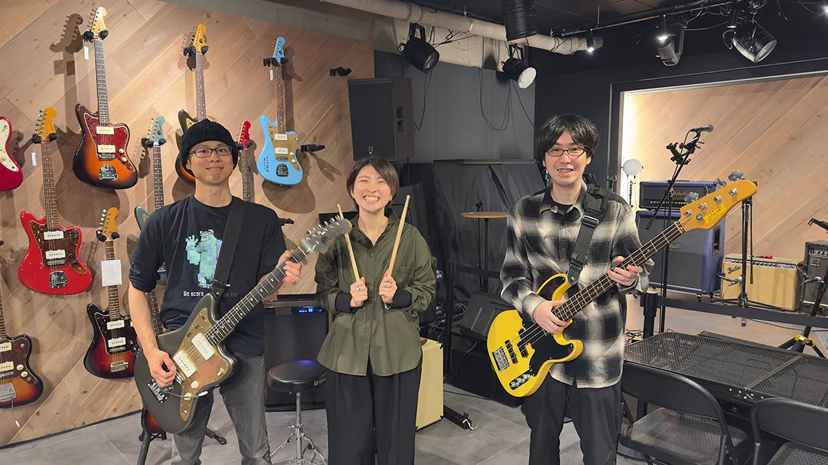 スタッフがやさしくサポートしている様子